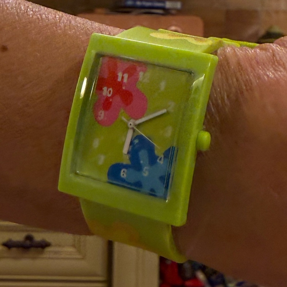 Vibrant Green Floral Women's Watch - Picture 2 of 6